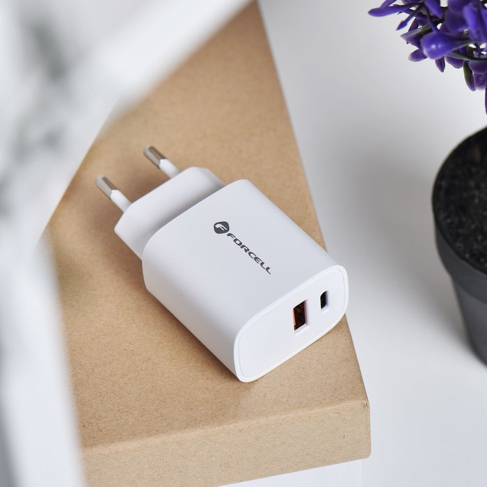 Ładowarka sieciowa do telefonu Forcell F-Energy USB C + USB A QC4.0 PD 3A 30W TFK-TC-30WPD biała