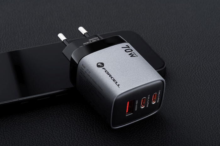 Ładowarka sieciowa do telefonu Forcell F-Energy GaN III 2 x USB C + USB A QC4.0 3,45A PD 70W SAM SFC2.0 z wyświetlaczem LCD VT-37 szara