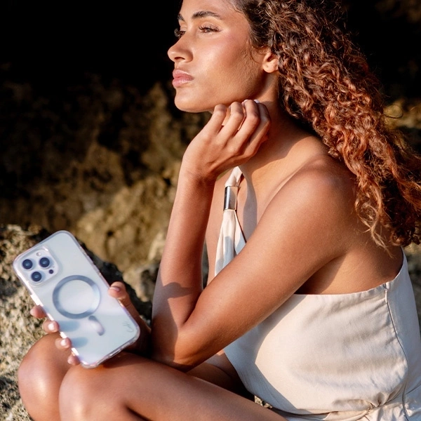 Etui UNIQ Coehl Savon iPhone 16 Pro 6.3"  Magnetic Charging bubble prism