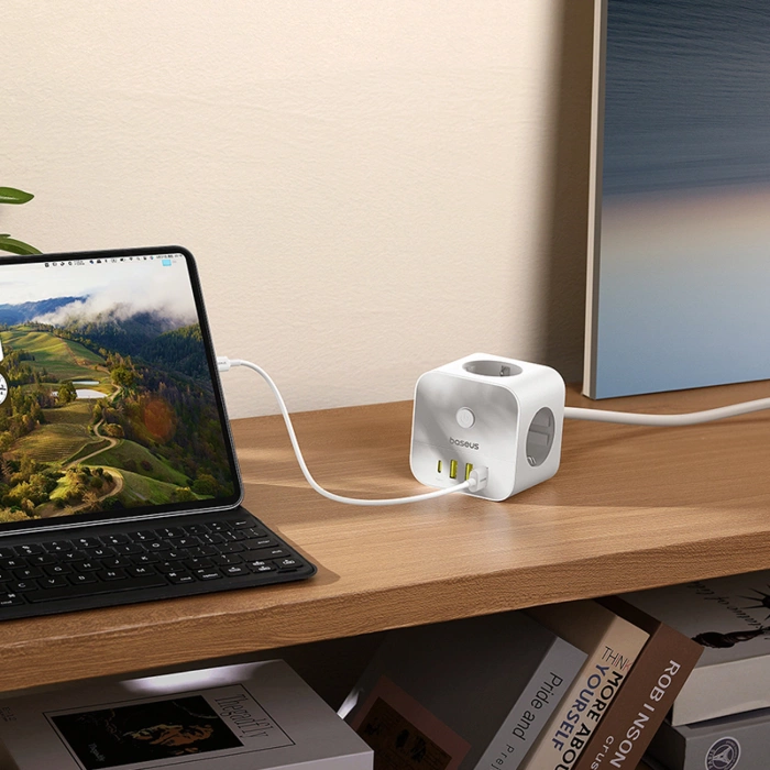 Kostka listwa zasilająca Baseus PowerCombo 7 w 1, 3 AC + 3 x USB-A + 1 x USB-C 20W 1,5 m - biała
