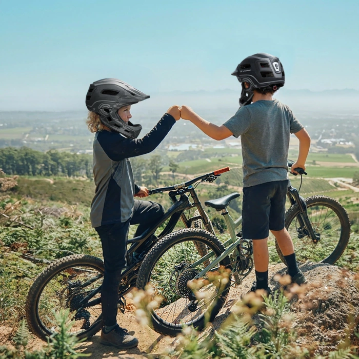 Kask rowerowy fullface dziecięcy Wozinsky z tylną lampką USB S - szary