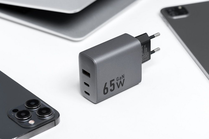 Ładowarka sieciowa do telefonu Forcell F-Energy GaN 2 x USB C + USB A QC4.0 PD 4A 65W VT-42B szara